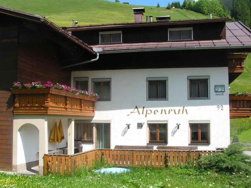 Gastehaus Alpenruh Apartment Holzgau Exterior photo