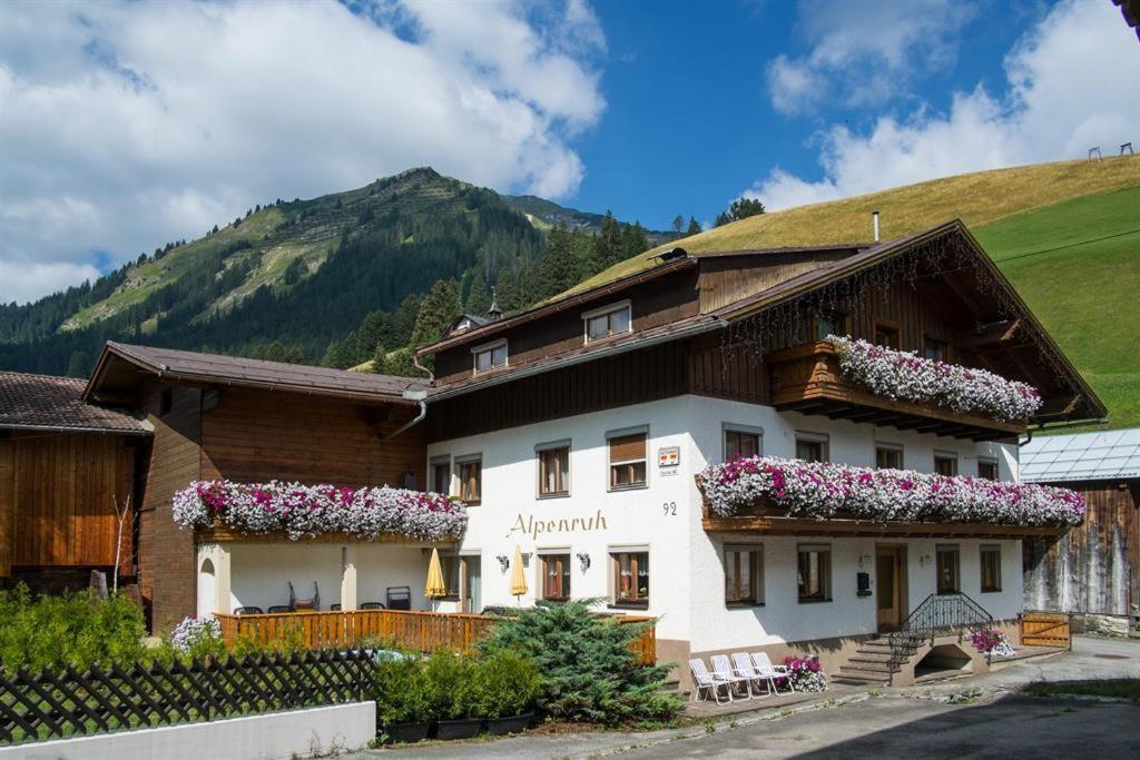 Gastehaus Alpenruh Apartment Holzgau Exterior photo